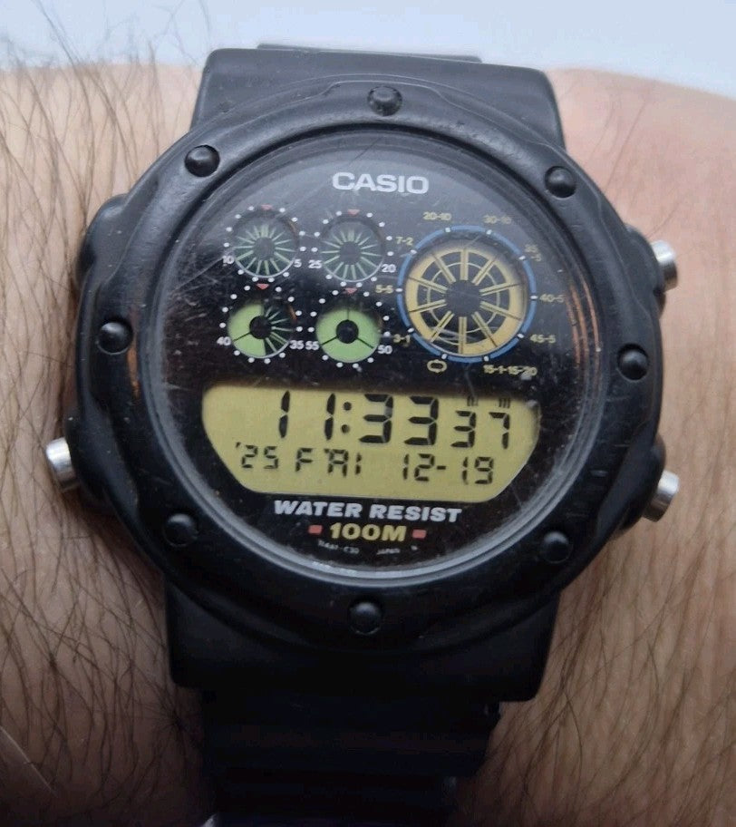 Casio PGW30 Penta Graph digital watch12