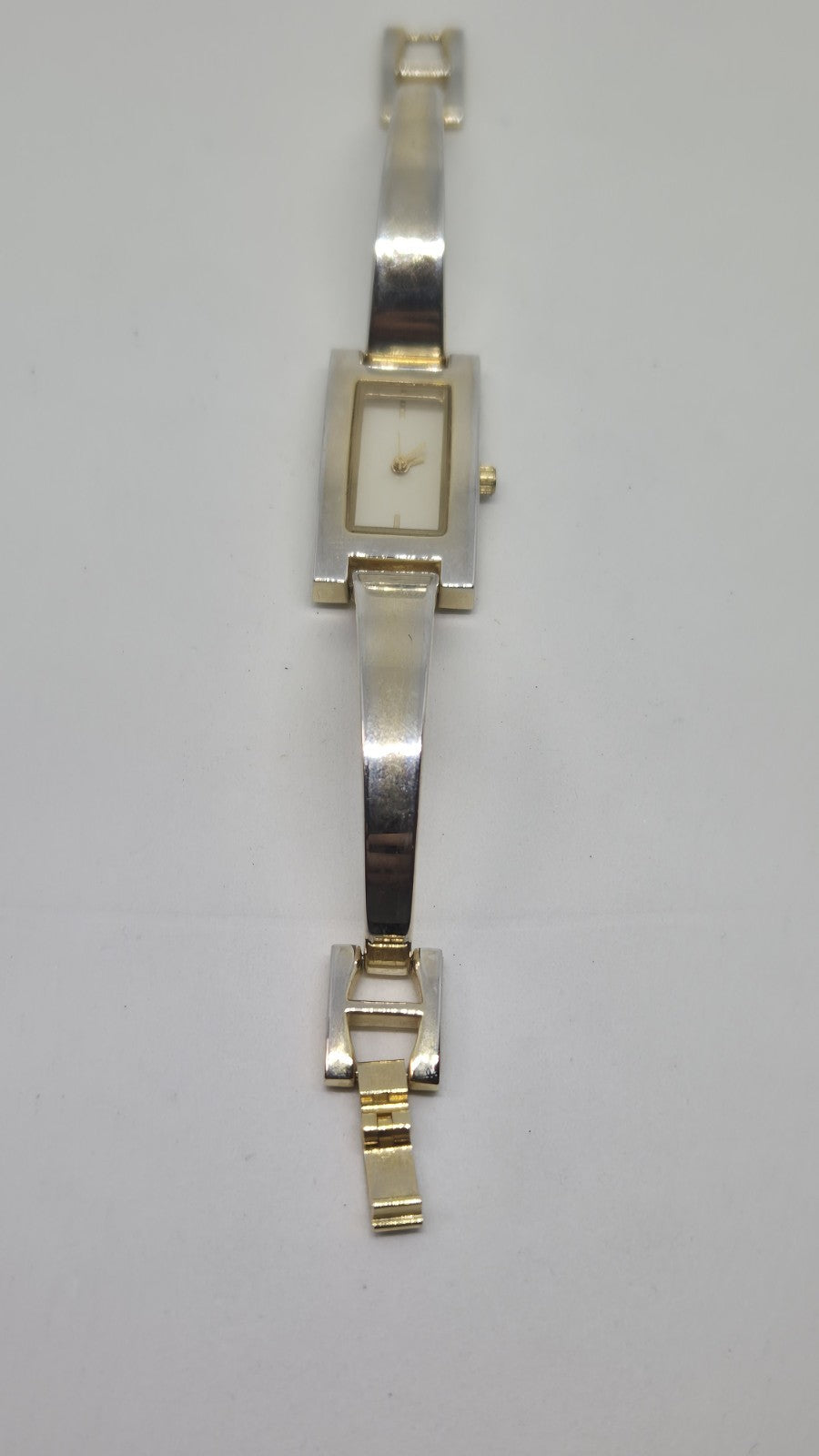 New Look Ladies Gold Tone Wristwatch Excellent Working Order New Battery Fitted21