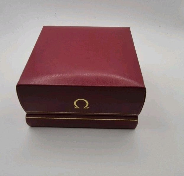 Omega Ladies Cal 625  9 carat Gold Manual Watch13