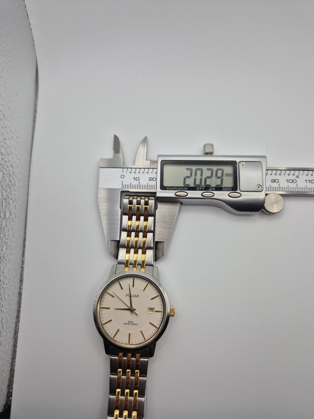 Pulsar Quartz men's watch 18
