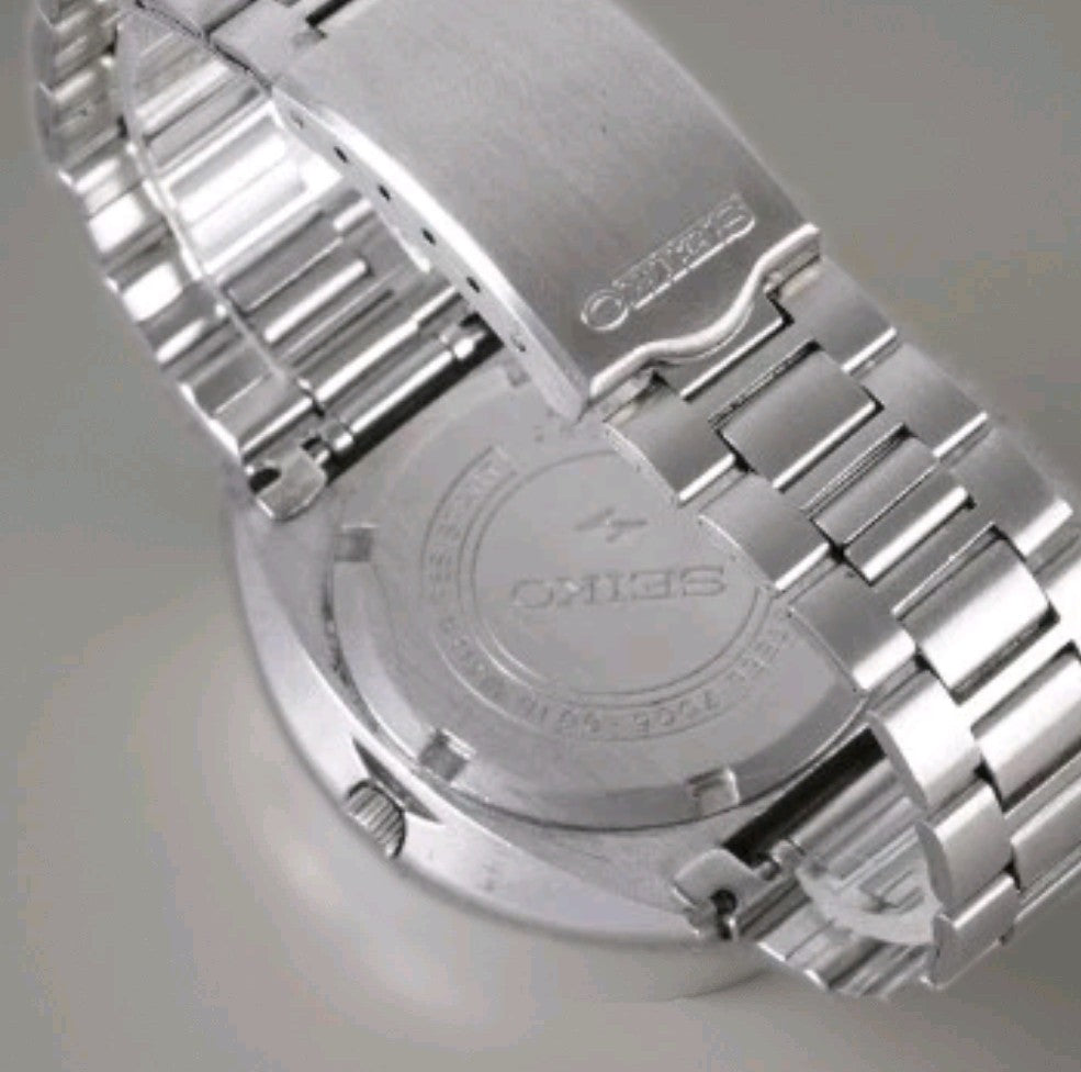 SEIKO AUTOMATIC DAY DATE REF. 7006-60105