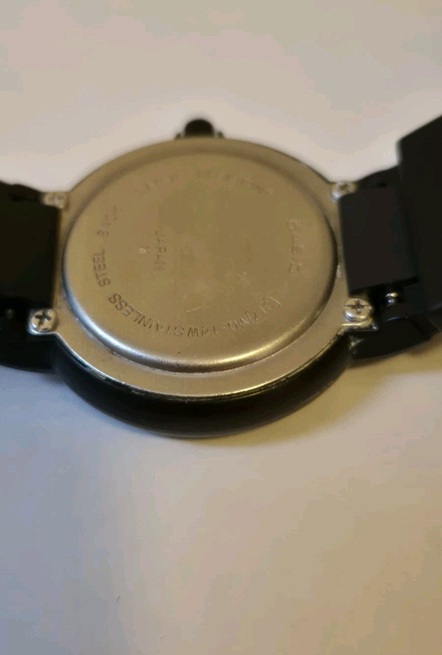 Vintage Men's Casio Quartz MQ-14W 317 watch6