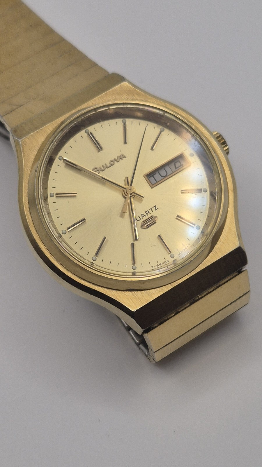 Vintage Bulova Quartz Mens Watch2