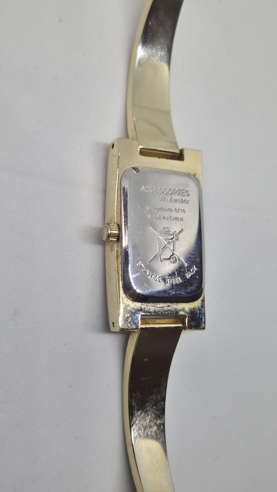 New Look Ladies Gold Tone Wristwatch Excellent Working Order New Battery Fitted17
