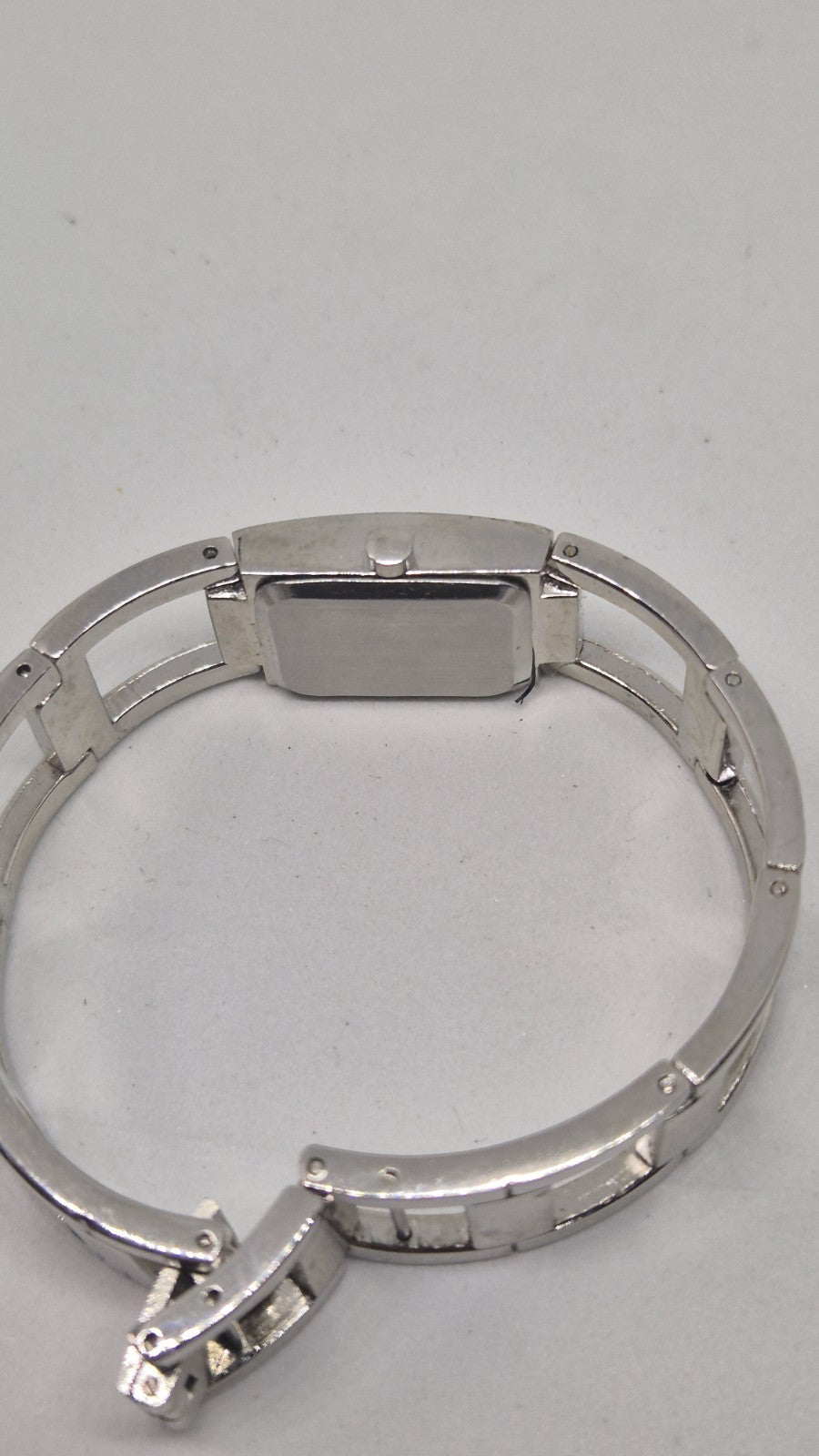 Ladies Quartz Dress Bangle Watch10