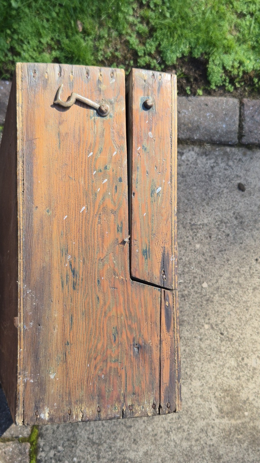 Vintage Carpenters Wooden Box And wooden plane9