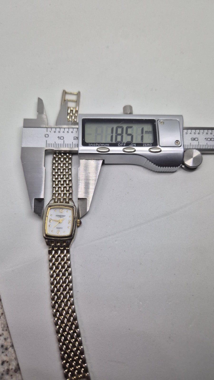 Vintage Constant Ladies Quartz Bracelet Watch Colour Gold15