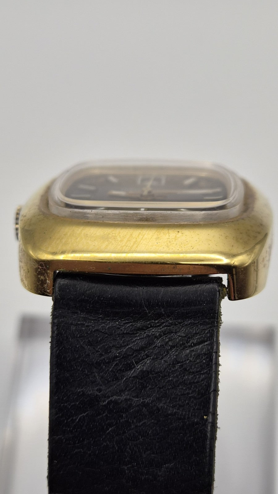 vintage men's Ingersoll Shock-Resistant manual-wind mechanical wristwatch5