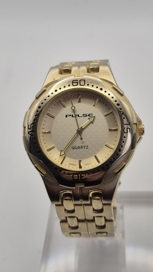 gold-toned Pulse brand watch0