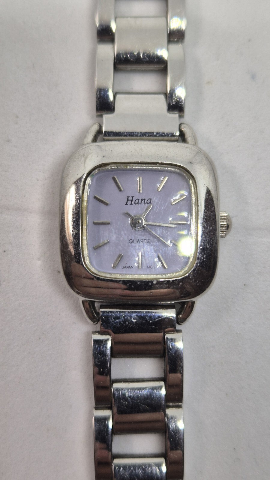 Hana Quartz ladies' watch with a silvercoloured bracelet0