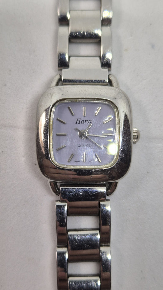 Hana Quartz ladies' watch with a silvercoloured bracelet0