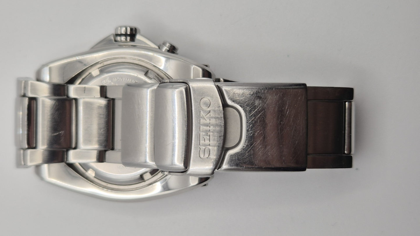 Seiko Kinetic Diver 200m watch 5M62-0BL017