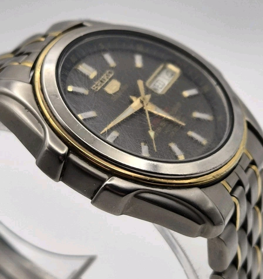 Seiko - 5 Superior Titanium Automatic Watch. Seiko cal. 7S36 Automatic movement.2