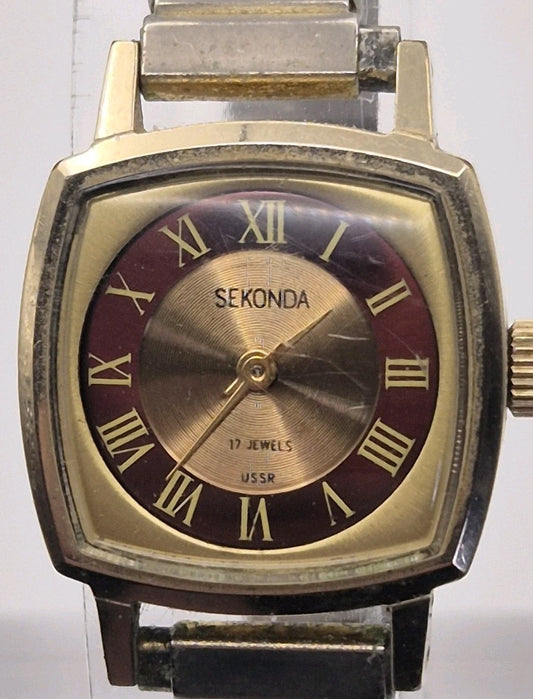 vintage Soviet-era Sekonda 17 Jewels ladies' mechanical wristwatch0