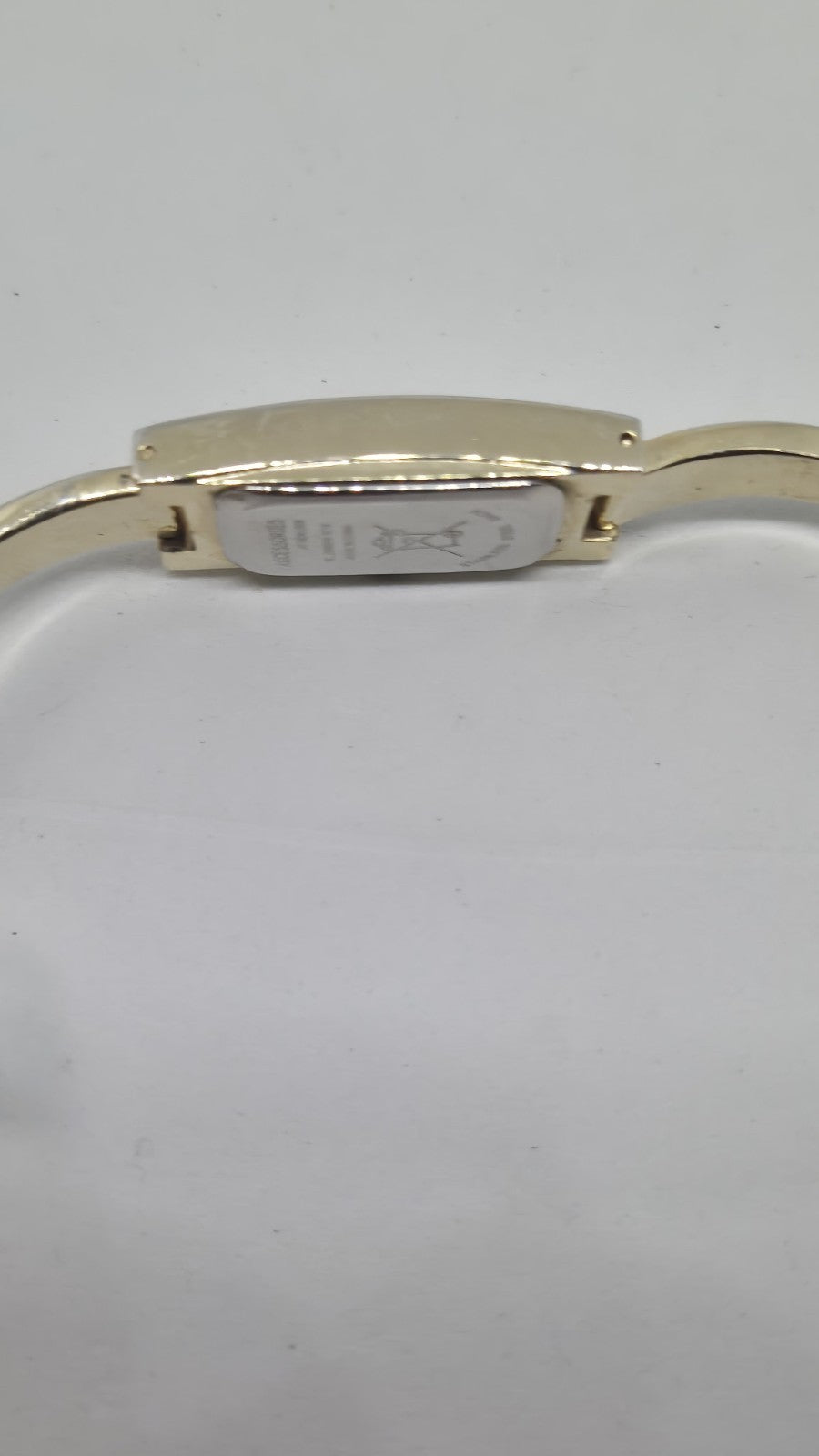 New Look Ladies Gold Tone Wristwatch Excellent Working Order New Battery Fitted15