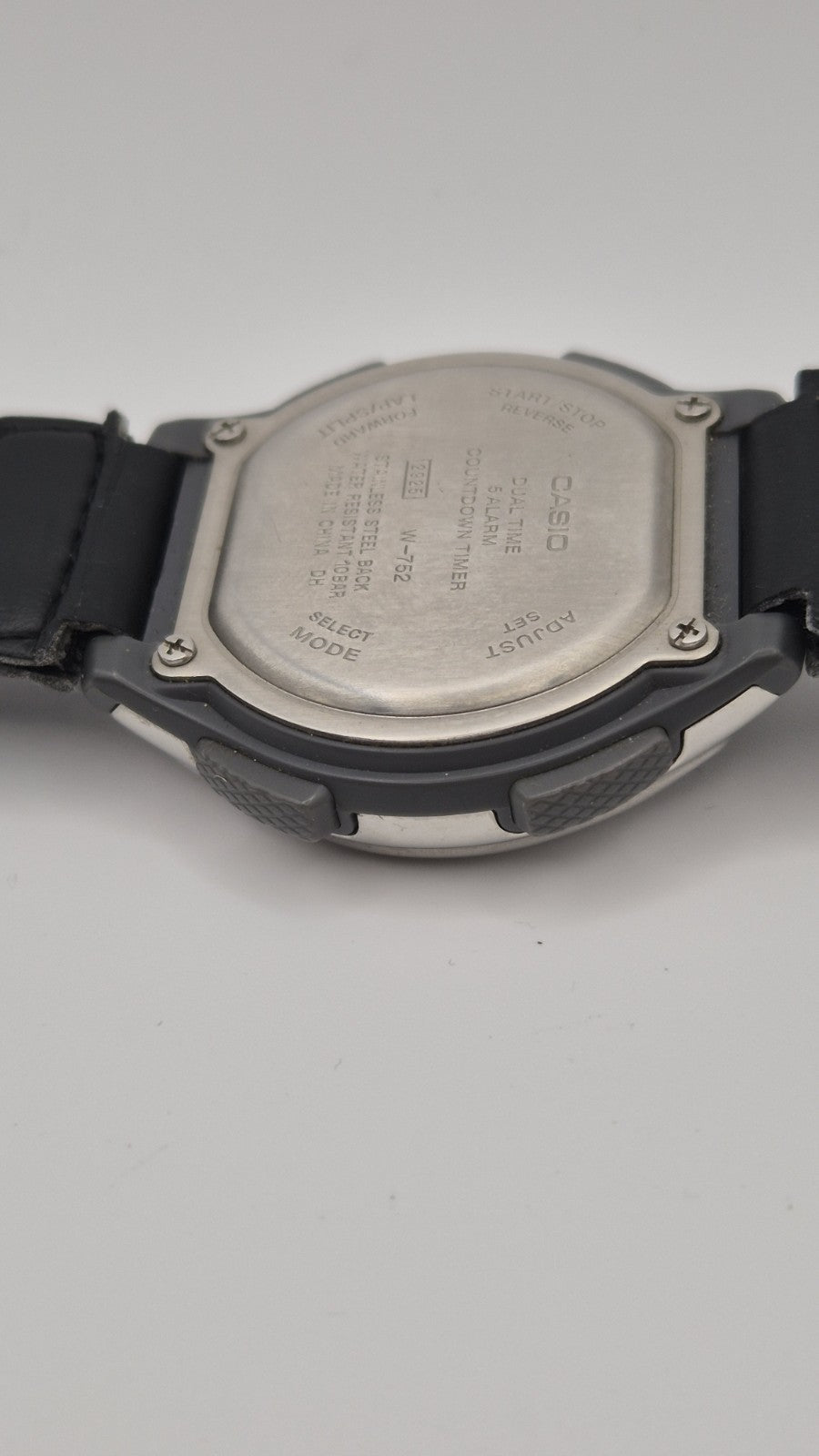 Casio W-752 digital watch7