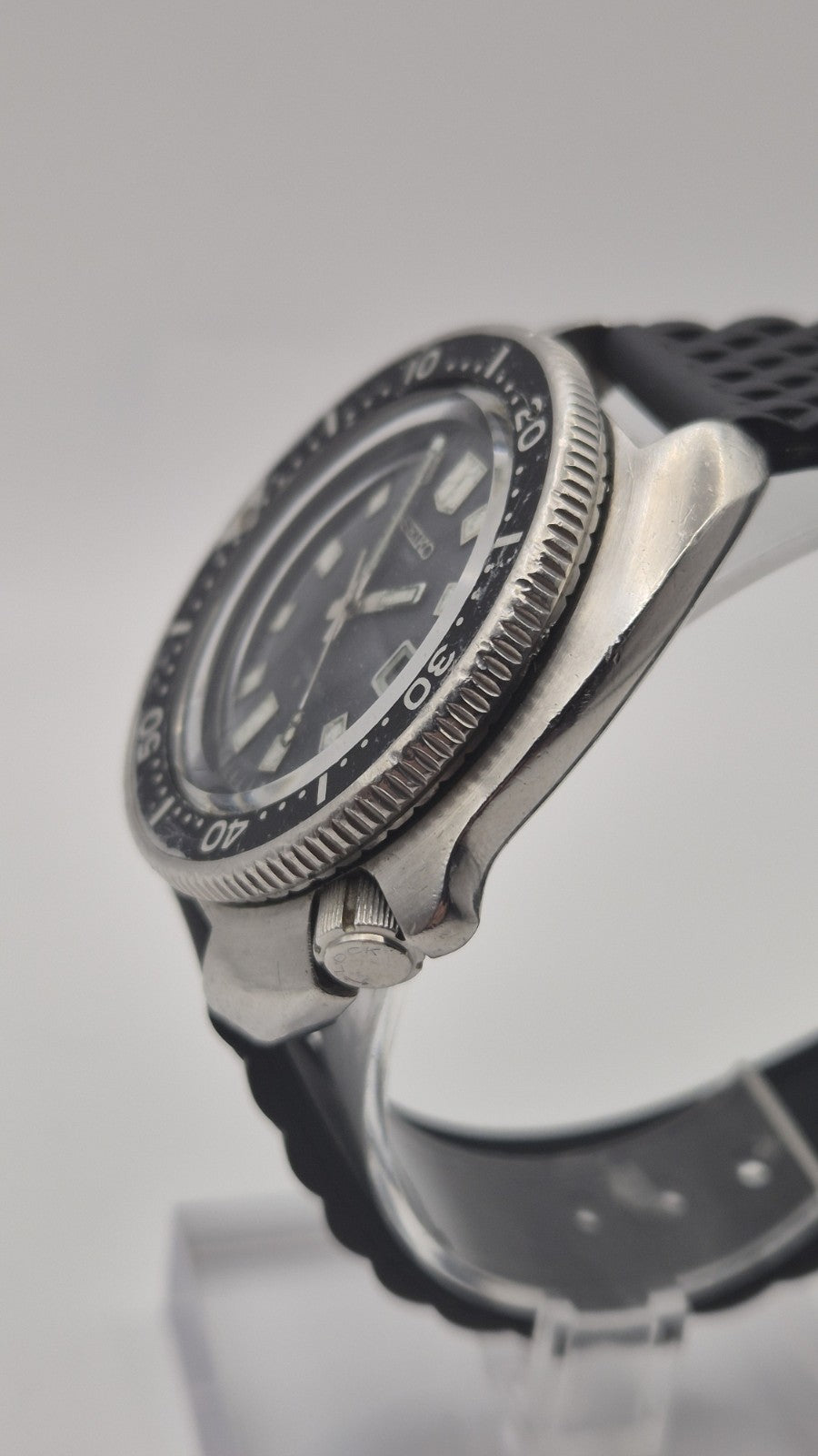 Seiko 6105  8110 'Willard' Diver Watch Vintage with waffle strap8