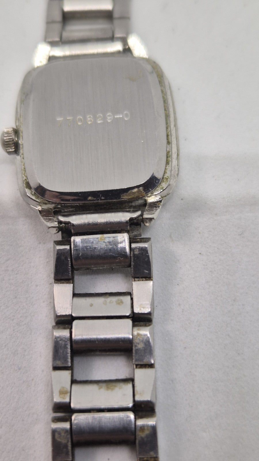 Hana Quartz ladies' watch with a silvercoloured bracelet15