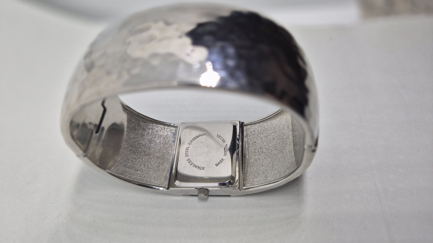 A Very Attractive Bracelet Watch In Working Order11