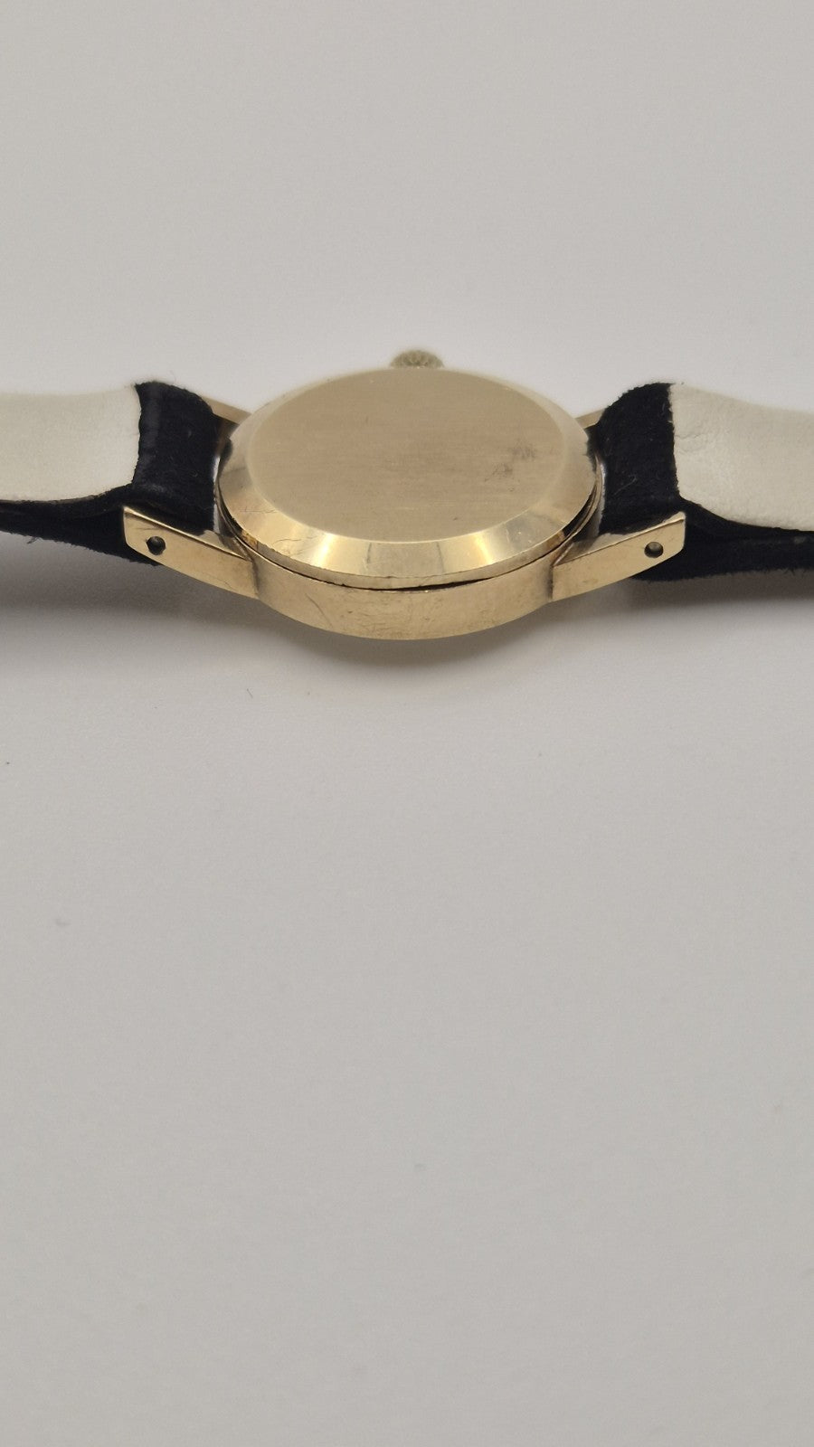 Omega Ladies Cal 625  9 carat Gold Manual Watch4