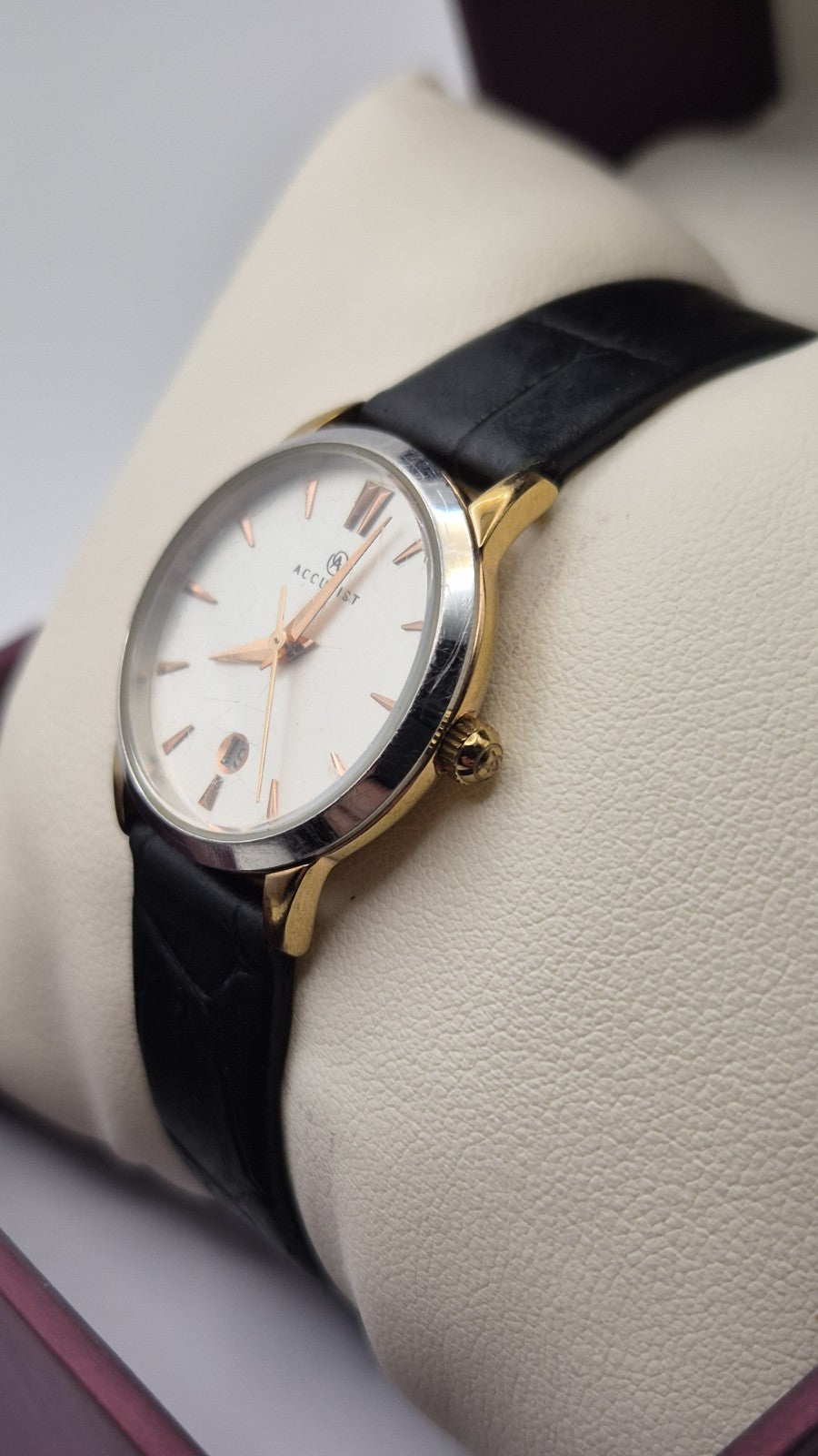 Accurist Ladies Classic Date wristwatch model 8073 with a white dial and...3