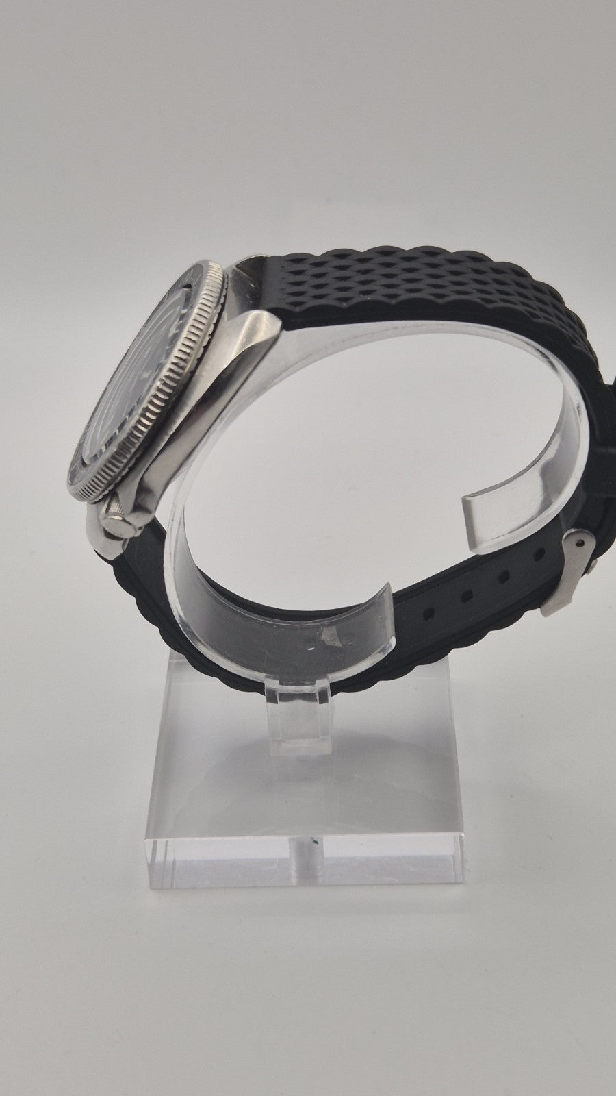 Seiko 6105  8110 'Willard' Diver Watch Vintage with waffle strap7