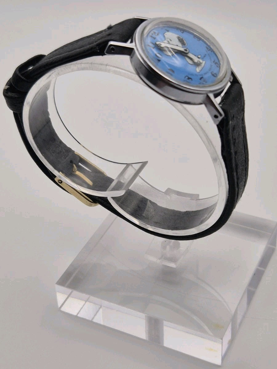 Timex 1958 Snoopy Hand Wind Watch Working5