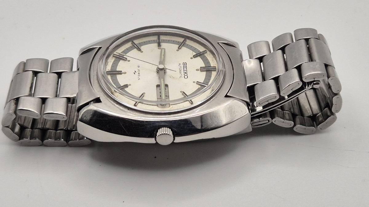 Vintage Seiko Automatic 7006 8040 Day Date Silver Dial – 19J – Japan10