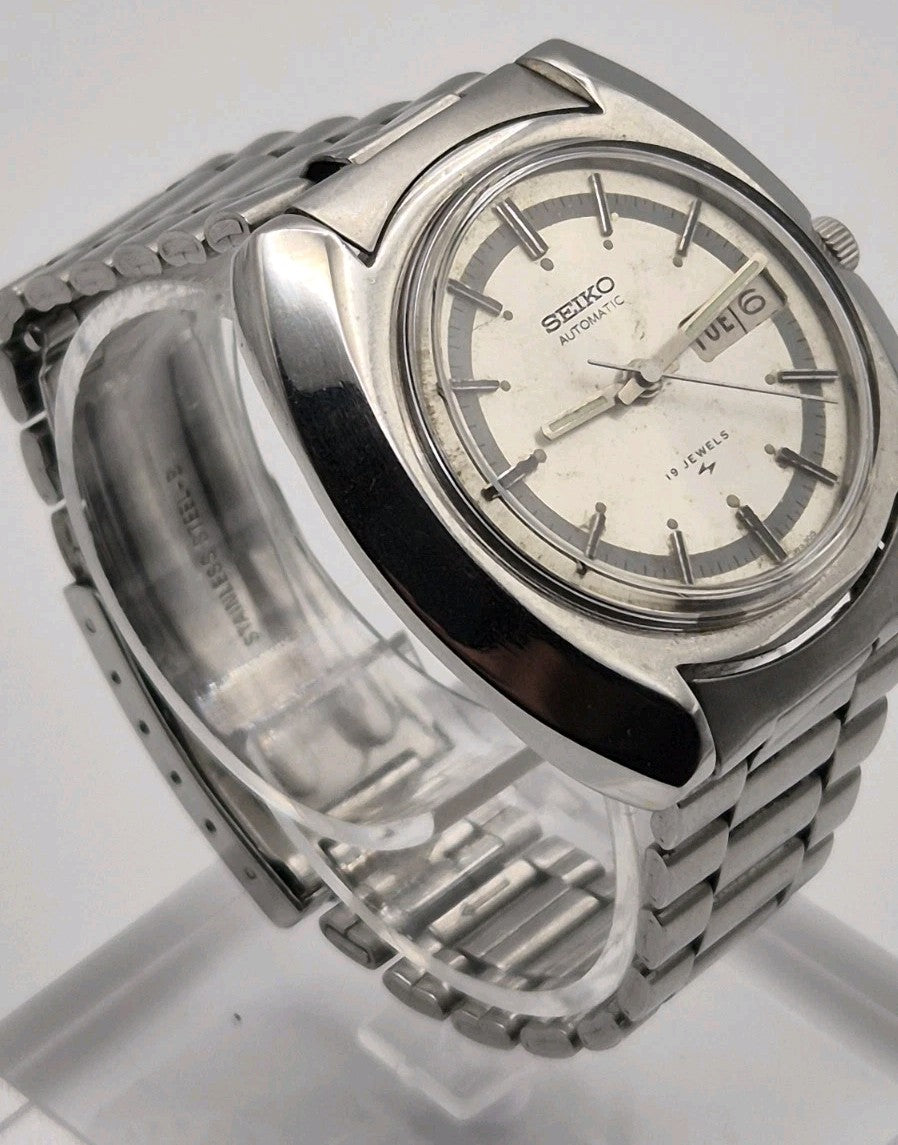 Vintage Seiko Automatic 7006 8040 Day Date Silver Dial – 19J – Japan2