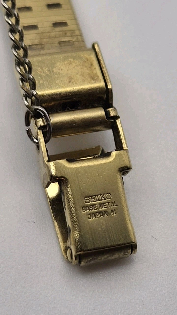 Vintage ladies' Seiko Quartz dress watch, 2P20-5H30. Working11