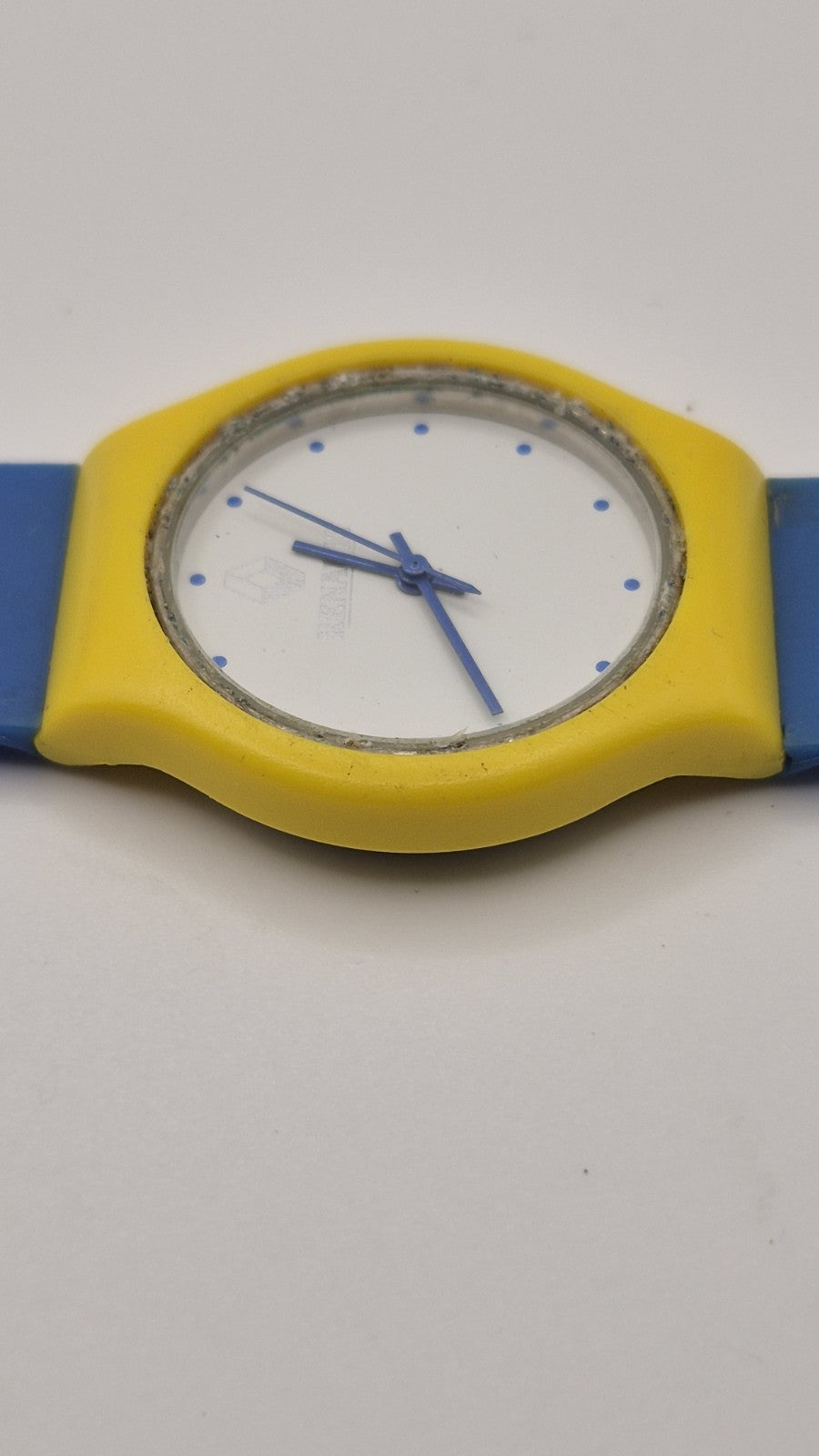 Vintage 1990s Renault Promotional Watch Quartz Rubber Strap 34mm Working2