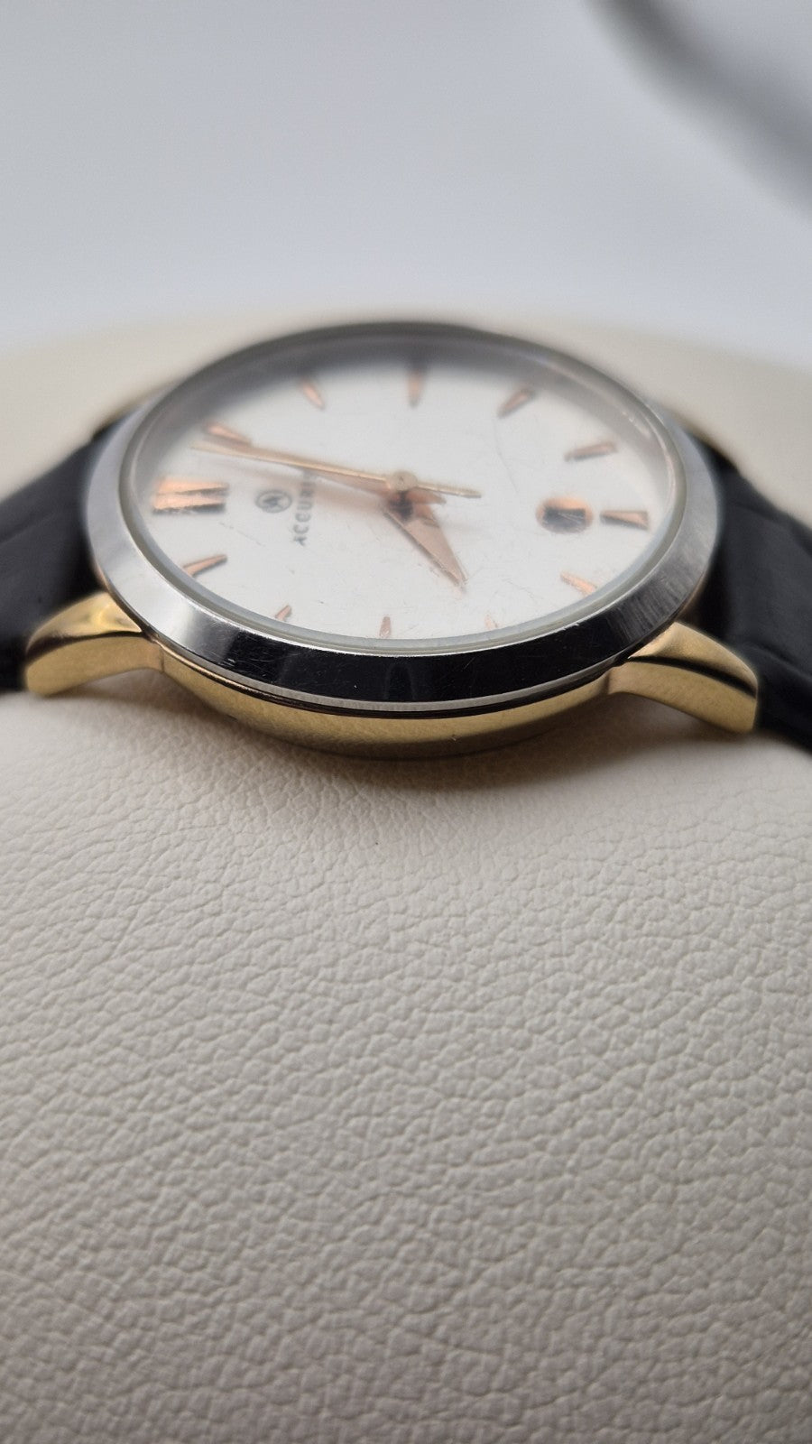 Accurist Ladies Classic Date wristwatch model 8073 with a white dial and...8