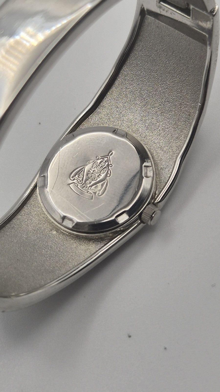 gucci bangle watch woman7