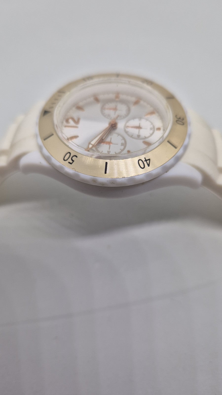 White and rose gold tone, plastic, quartz wrist watch4