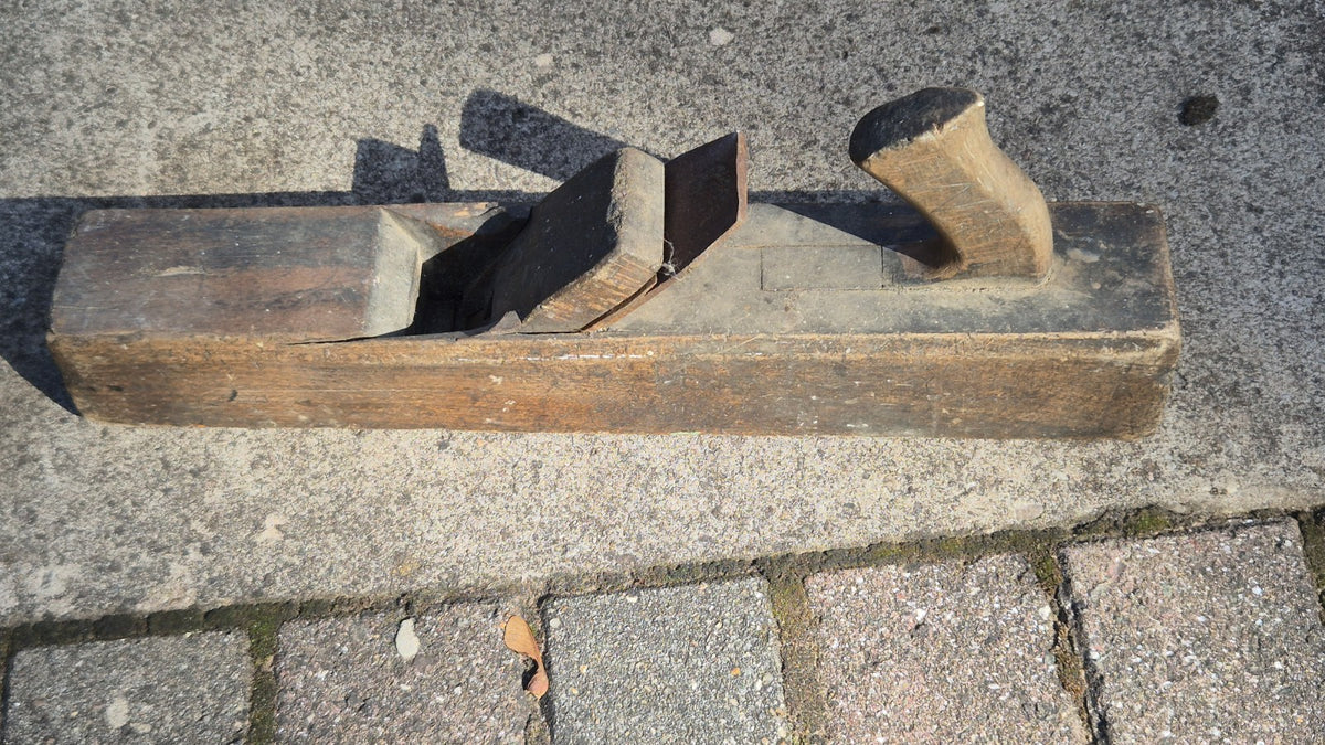 Vintage Carpenters Wooden Box And wooden plane11