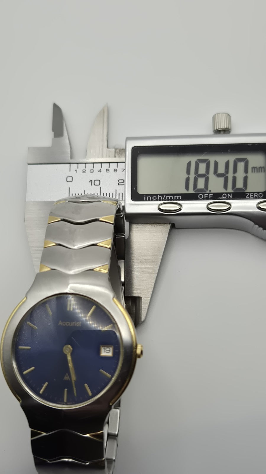 Accurist Quartz Watch CAL.9U1512