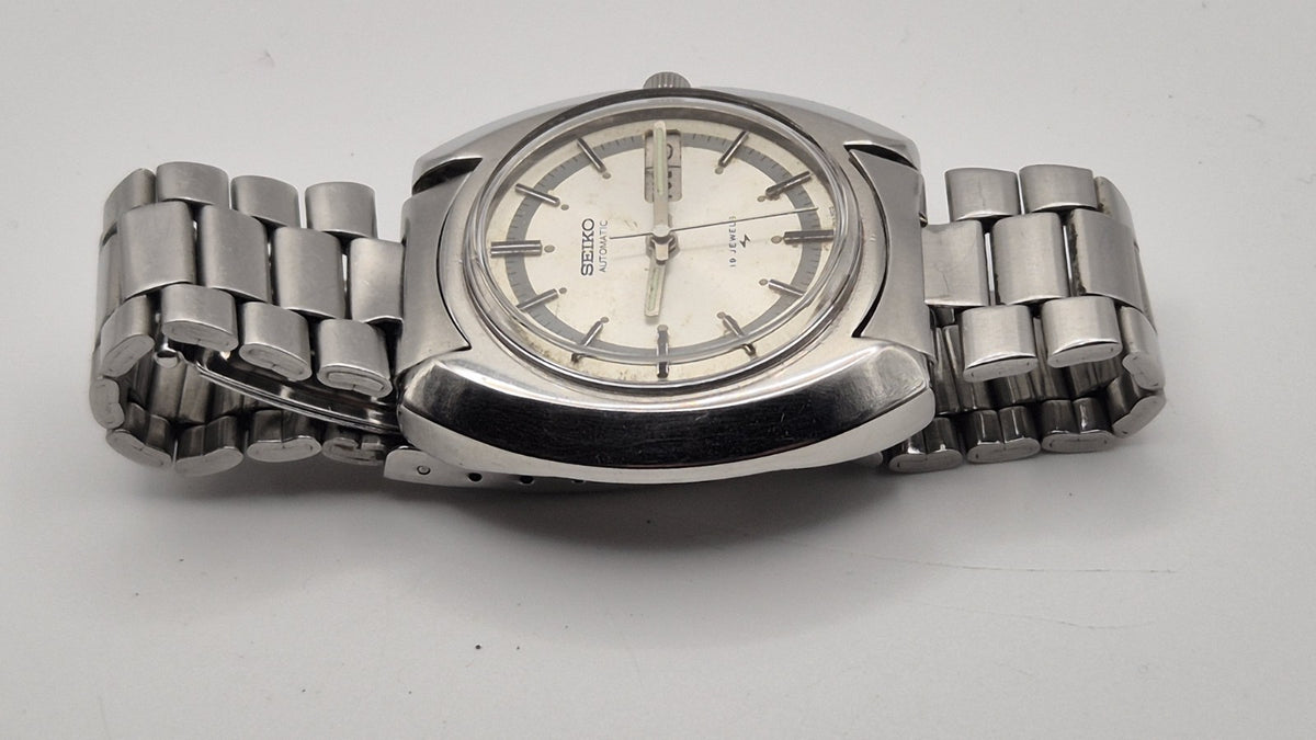 Vintage Seiko Automatic 7006 8040 Day Date Silver Dial – 19J – Japan9