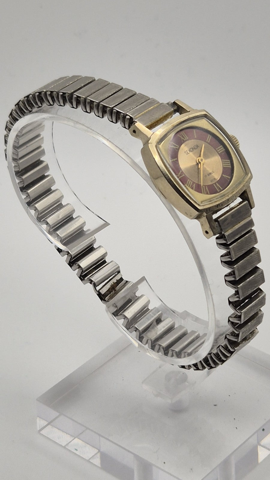vintage Soviet-era Sekonda 17 Jewels ladies' mechanical wristwatch3