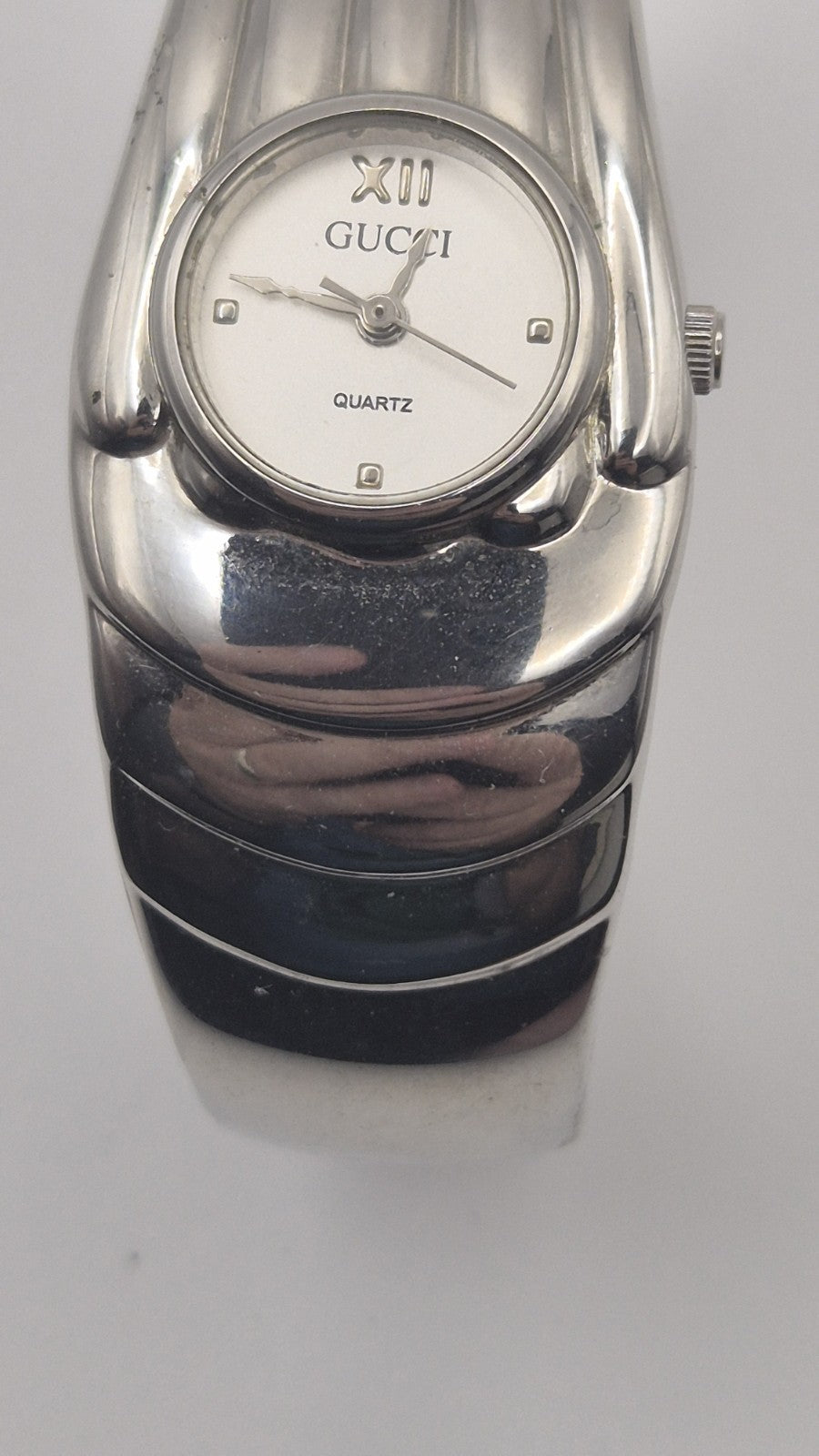 gucci bangle watch woman0