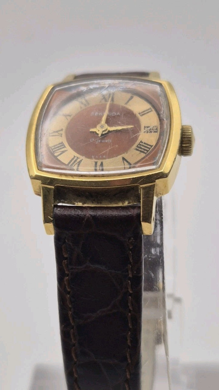 vintage Soviet-era Sekonda 17 Jewels ladies' mechanical wristwatch10