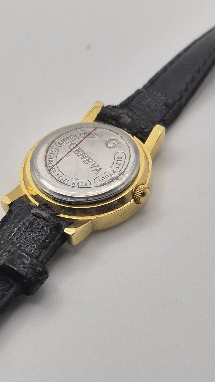 Ladies Geneva Quartz Watch With Gold Coloured Face And Case9