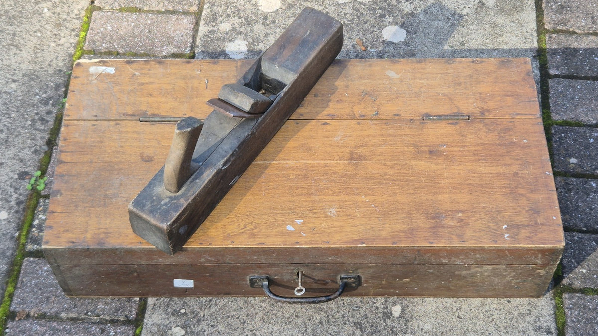 Vintage Carpenters Wooden Box And wooden plane1