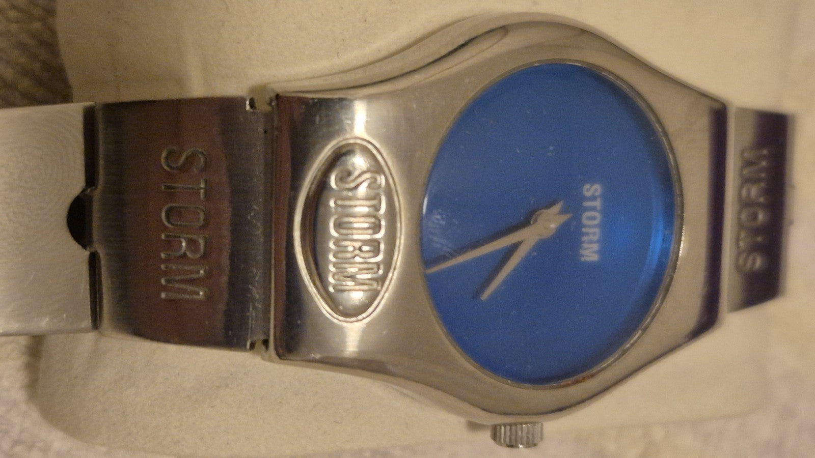 Vintage Storm Quartz Watch3