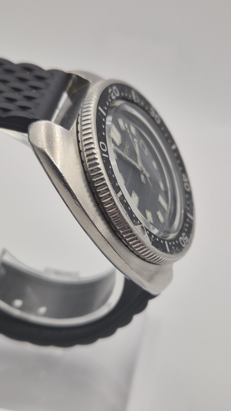 Seiko 6105  8110 'Willard' Diver Watch Vintage with waffle strap4