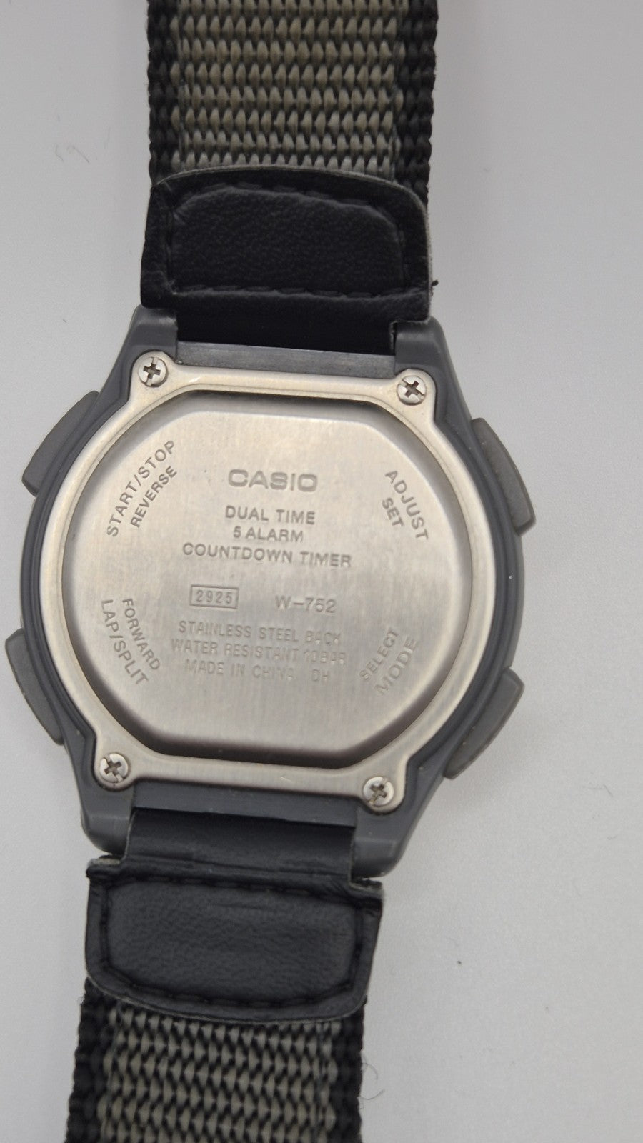 Casio W-752 digital watch8