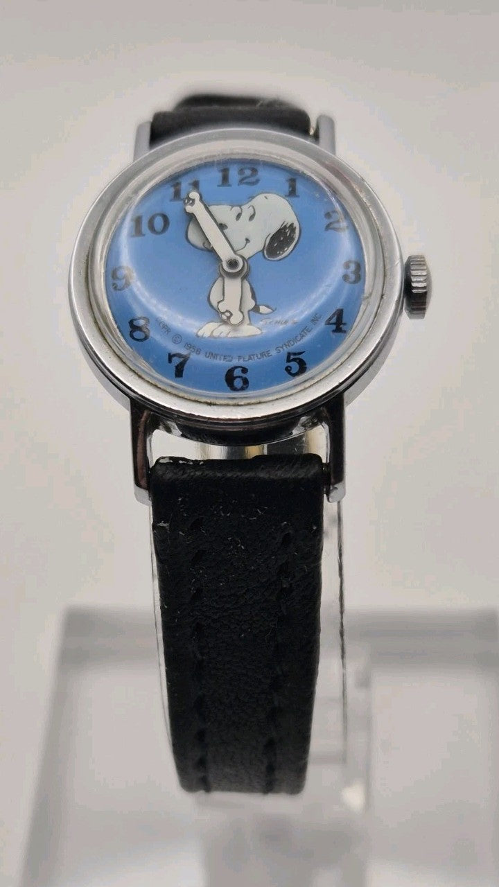 Timex 1958 Snoopy Hand Wind Watch Working8