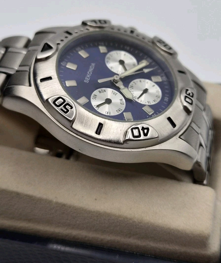 Sekonda 3592-AKV men's sports wristwatch featuring a blue dial Working2