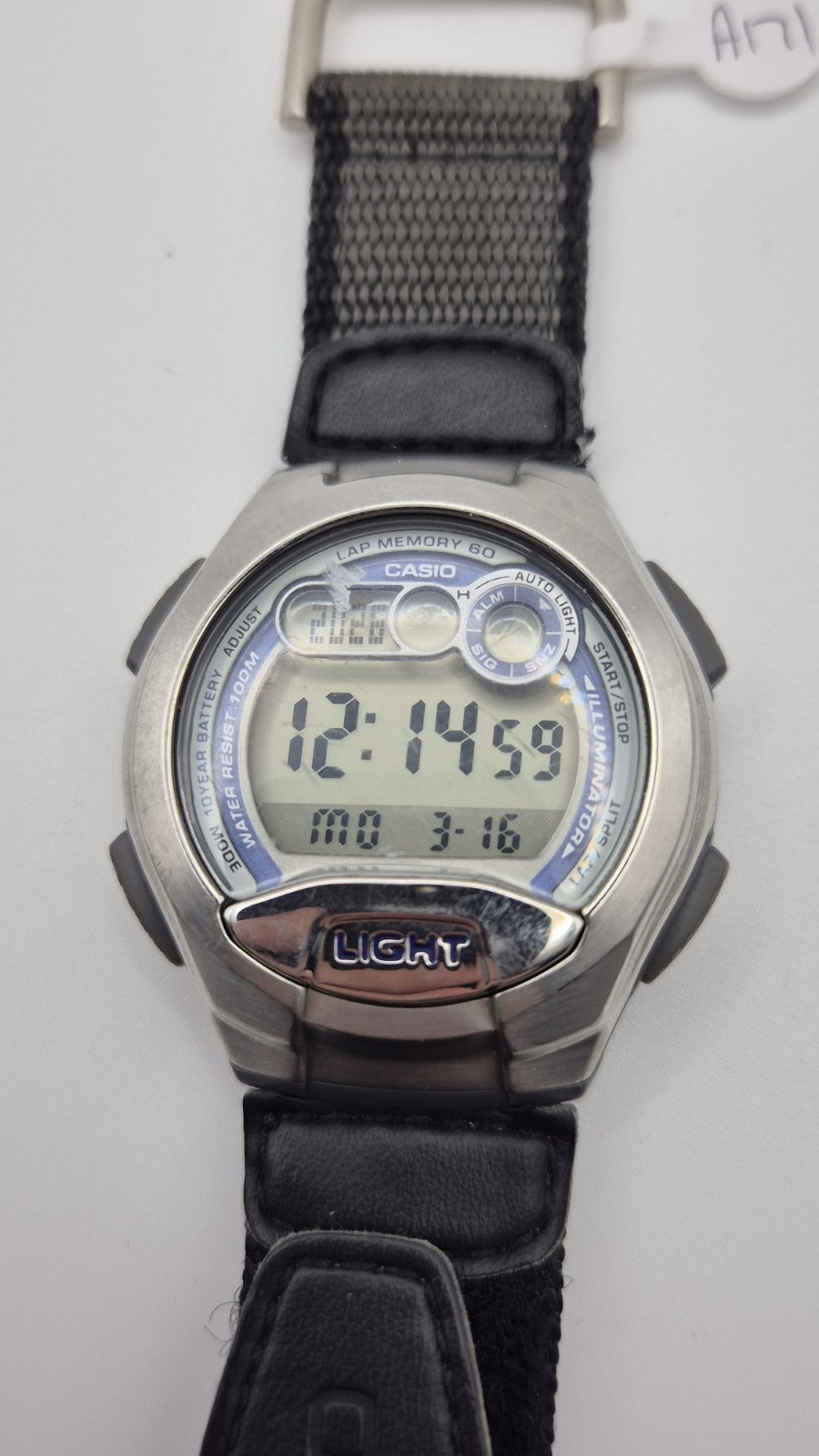 Casio W-752 digital watch0