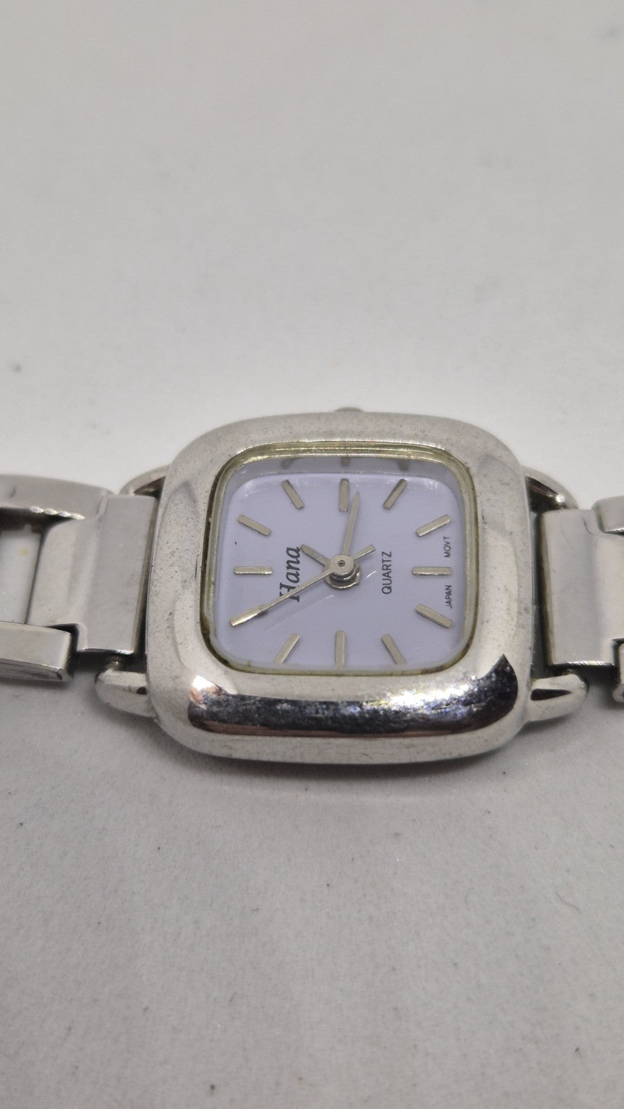 Hana Quartz ladies' watch with a silvercoloured bracelet6