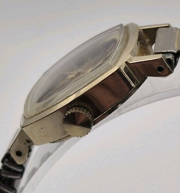 vintage Soviet-era Sekonda 17 Jewels ladies' mechanical wristwatch10